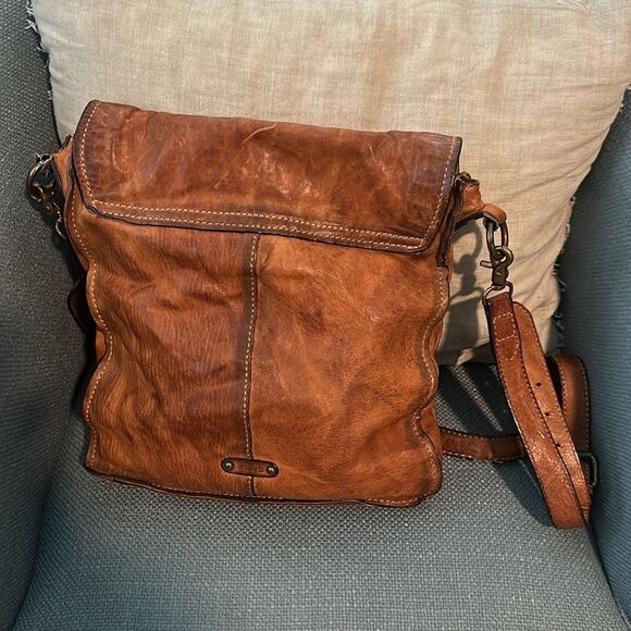 Frye Cameron Magazine Leather Distressed Satchel/Crossbody Bag - Picture 3 of 13